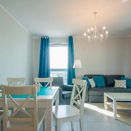 아파트 With Two Bedrooms On The 10th Floor *